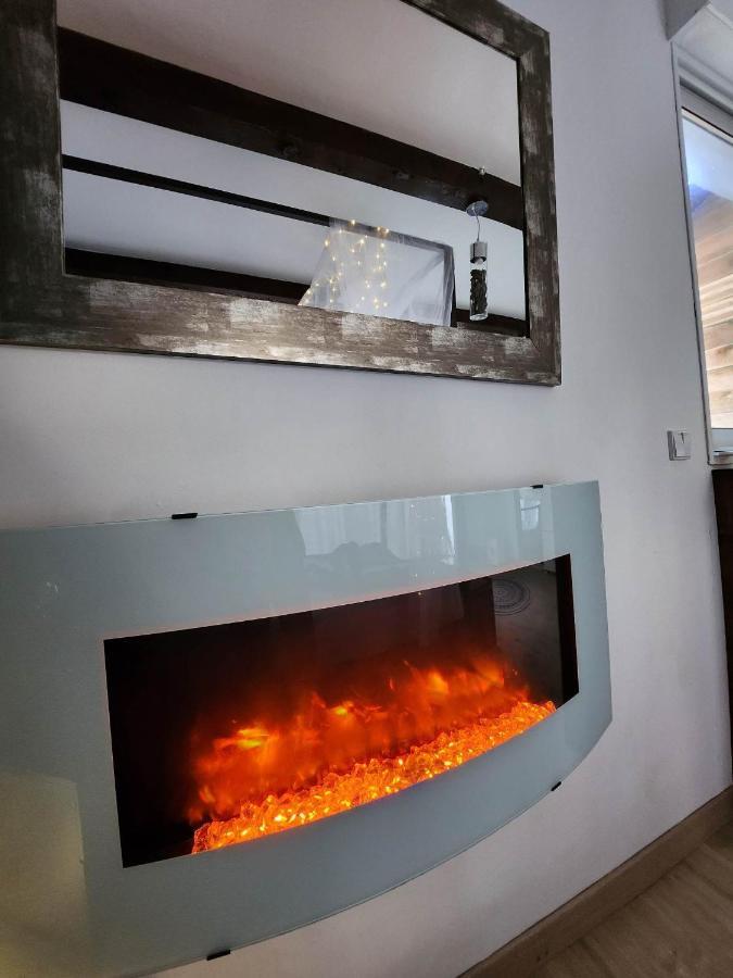 A L'Oree Des Pins - Gite Et Spa De 30 M2- Home Cinema Et Massage En Sup Cuges-les-Pins Luaran gambar
